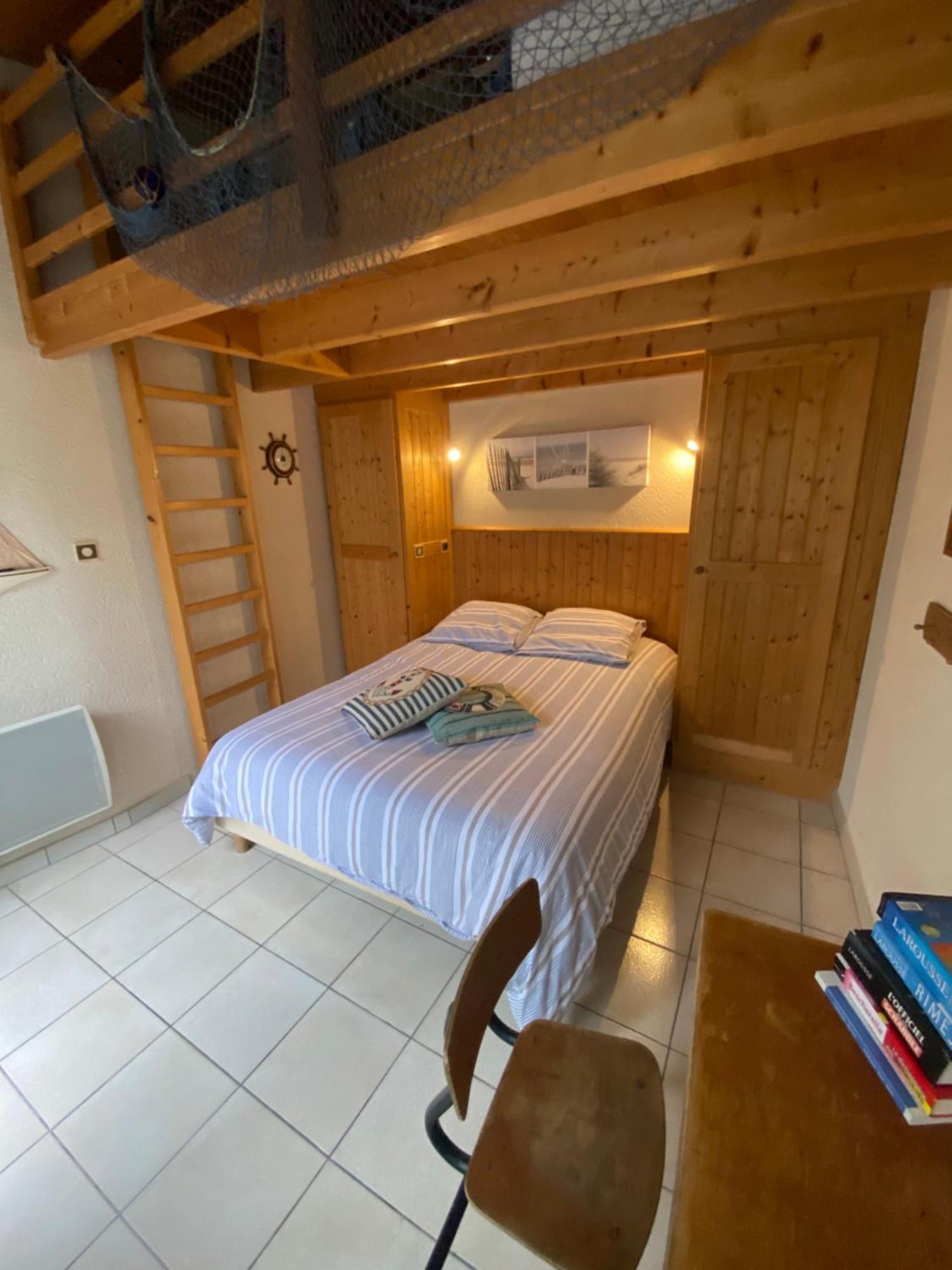 La Maison Des Vacances Chez Genevieve & Norbert 6 A 8 Personnes เลส์ซาบล์-โดล็อนน์ ภายนอก รูปภาพ